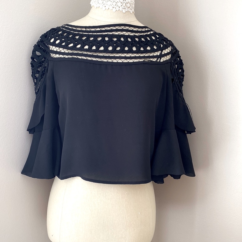 Beautiful cropped Black 3/4 sleeves with double layered sleeves